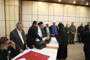 آئین تجلیل از خانواده‌های معظم شهدای جنگ رمضان با حضور نماینده ولی فقیه، استاندار آذربایجان‌شرقی و مدیرکل بنیاد شهید